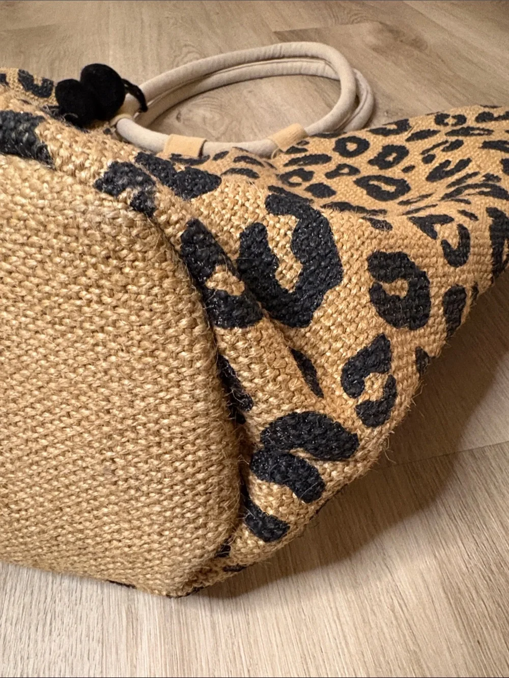 America & Beyond Leopard Jute Tote Bag With Tassel beach vacation travel cruise - Picture 5 of 13